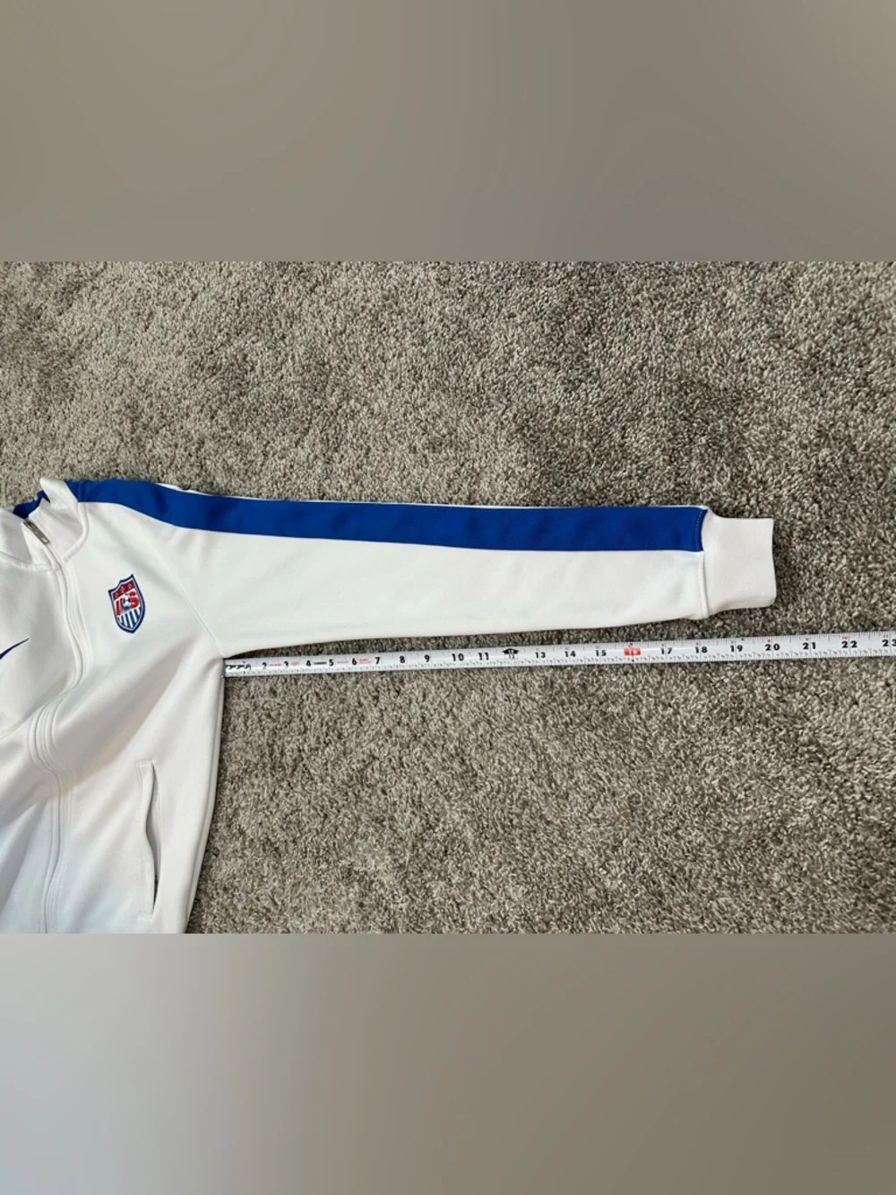 Nike excellent preowned